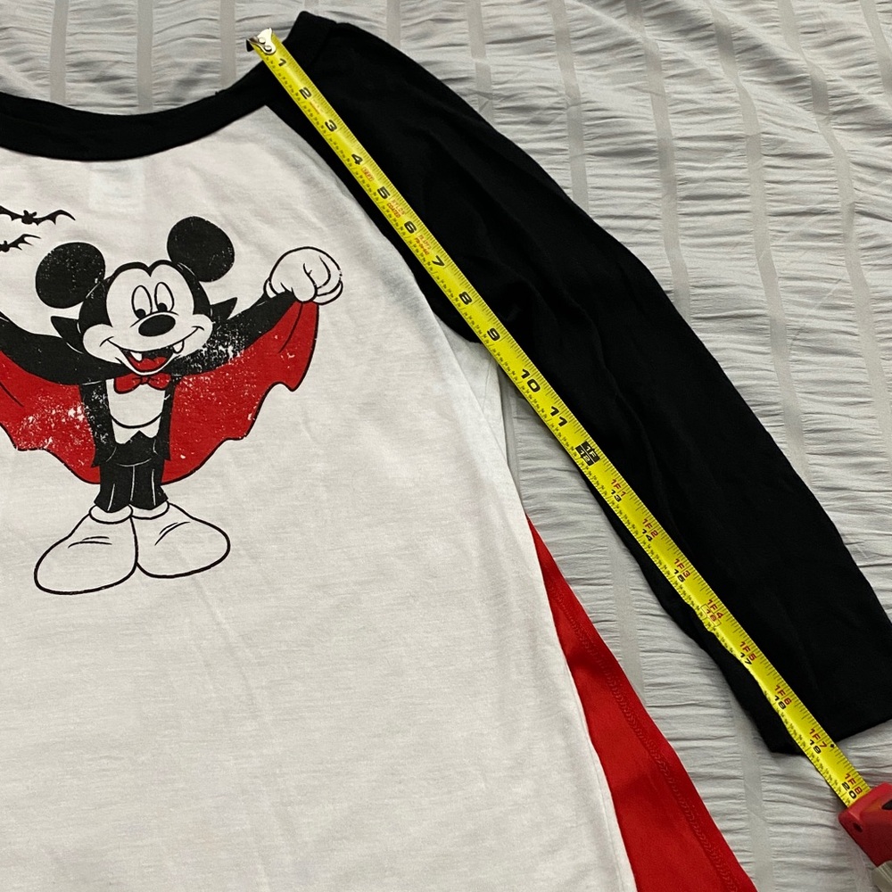 Mickey Mouse Vampire 3 Qtr Sleeve Tee with Red Cape Juniors Size Small Disney - Picture 5 of 9